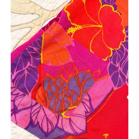 Women's Barkcloth Aloha Shirt - Picture 3 of 8